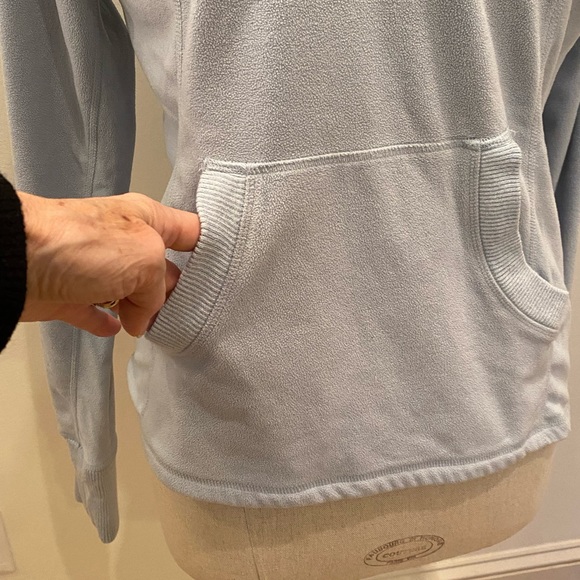 The North Face Womens Light Blue Lightweight Fleece Pullover / Size M - Picture 4 of 11